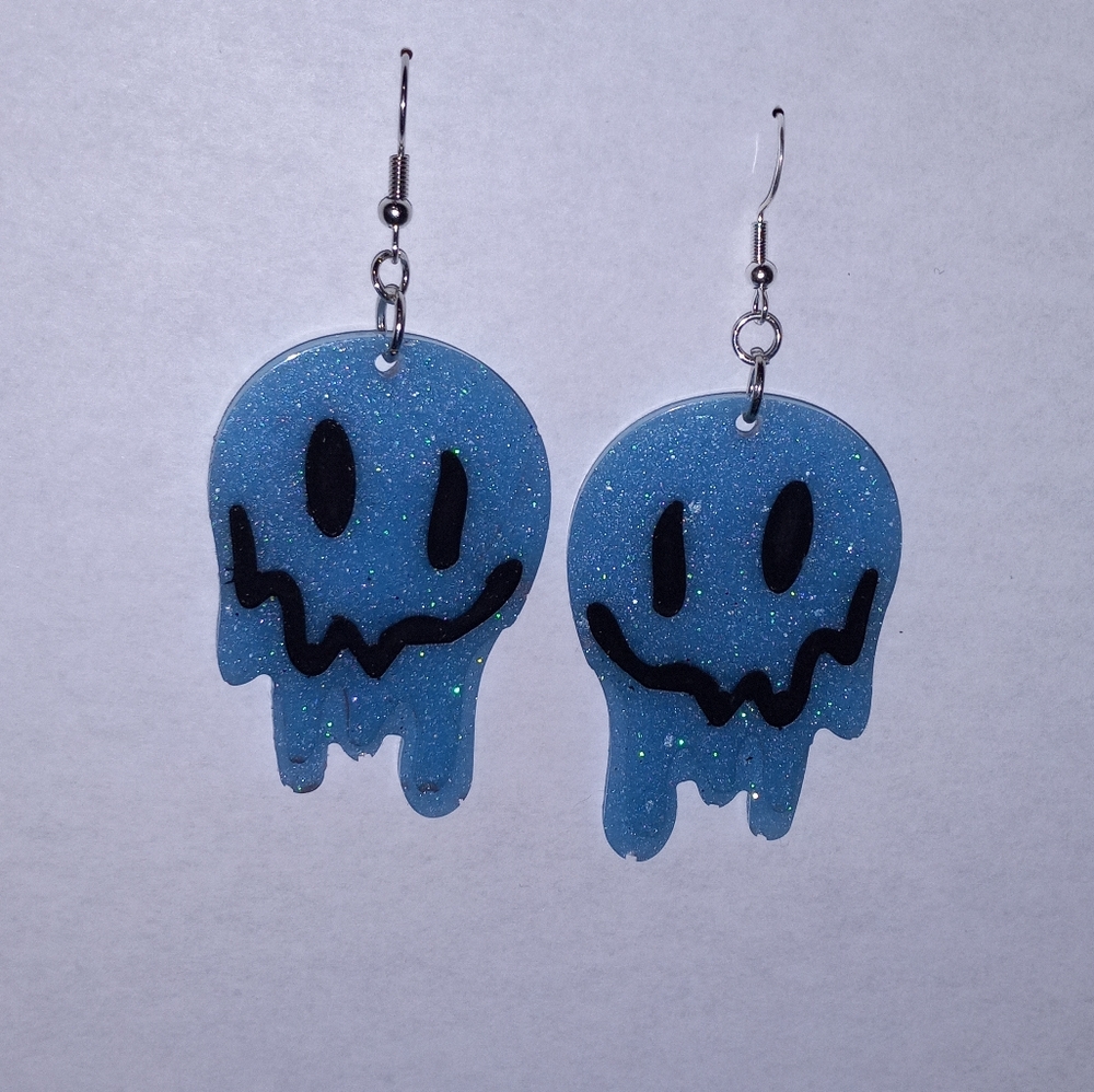 Trippy dripping smiley face earrings